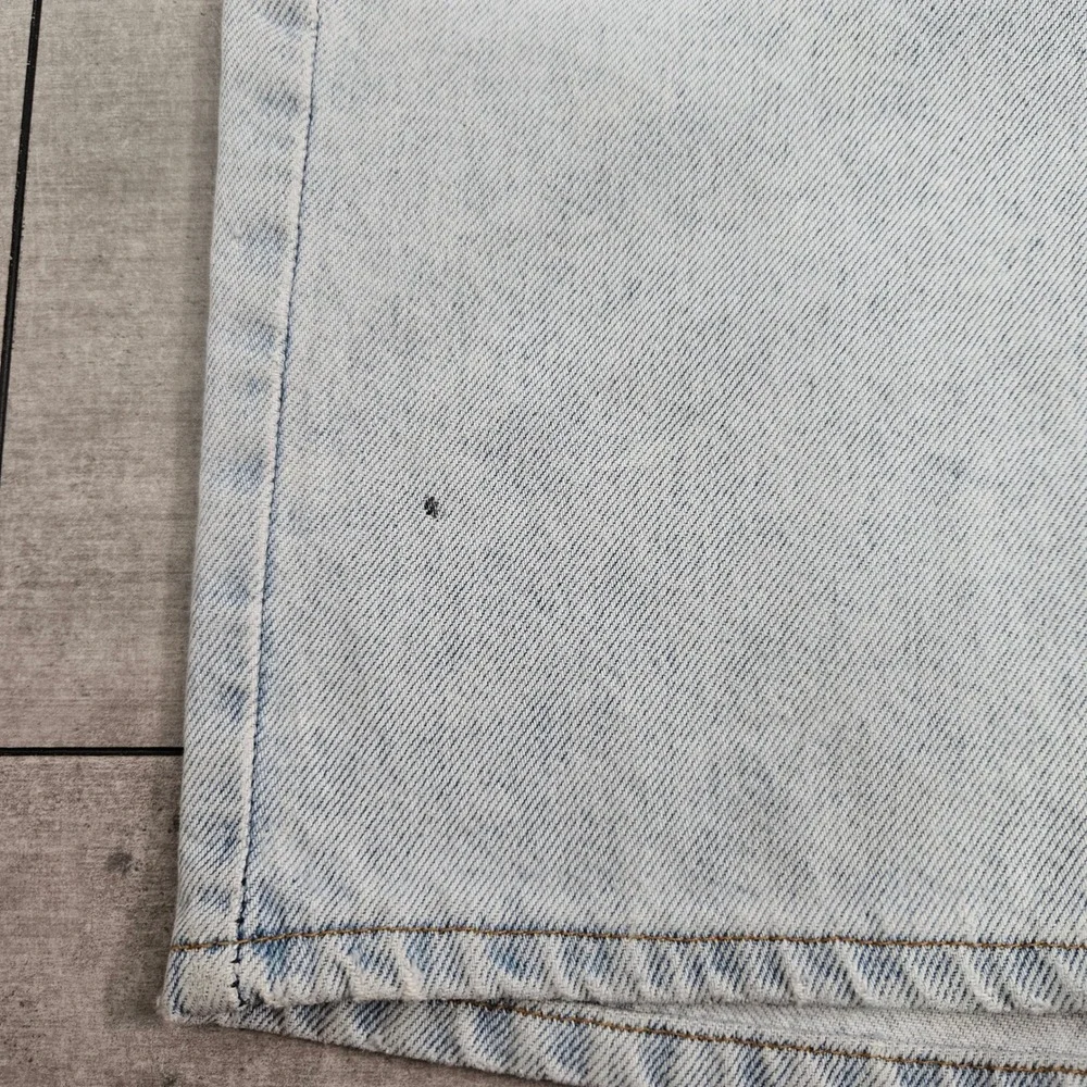 Vintage Levis 550 Relaxed Fit Denim Shorts Light Wash Mens 36 Made in USA 90s